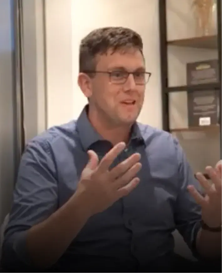 Smeeple founder, Calvin Holston, is discussing the product with Truefit team members.